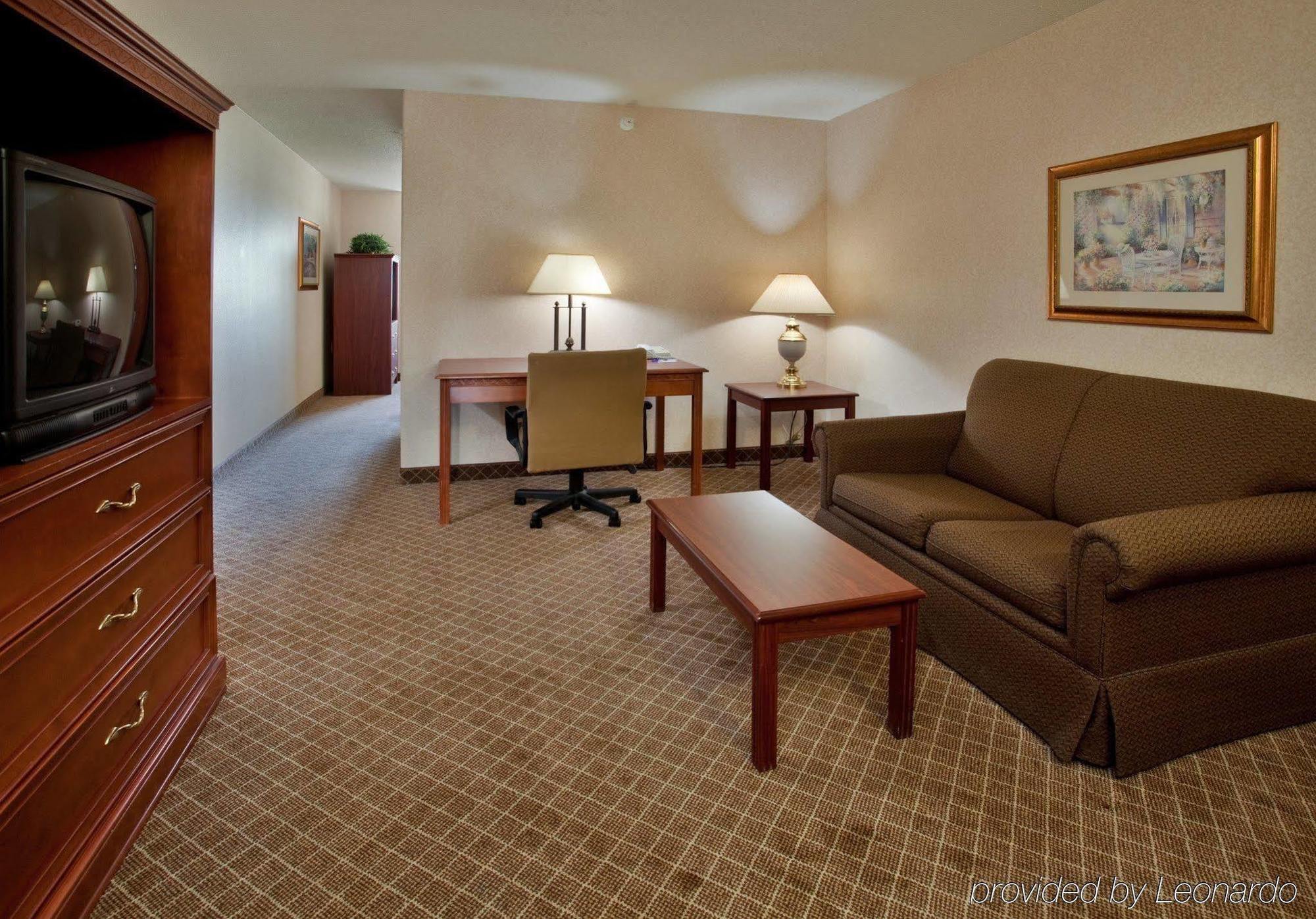 Holiday Inn Express Hotel & Suites Beatrice, An Ihg Hotel Room photo
